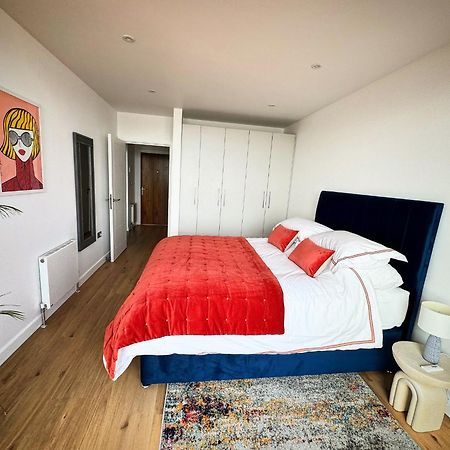 Stunning Beach Front Apartment With Sea Views, Free Parking & Balcony Ramsgate Dış mekan fotoğraf